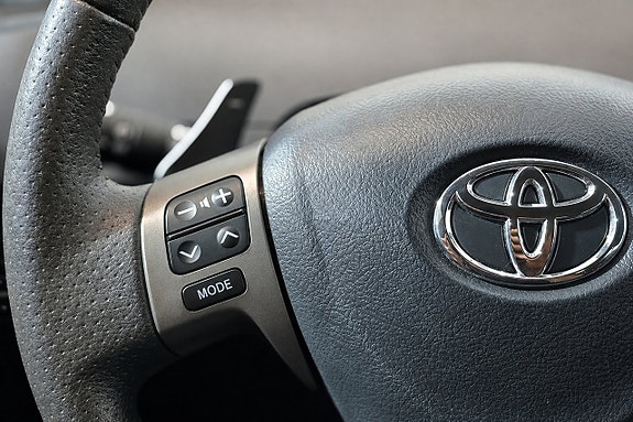 Toyota Yaris 19 of 27
