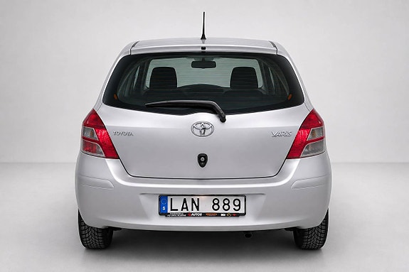 Toyota Yaris 7 of 27