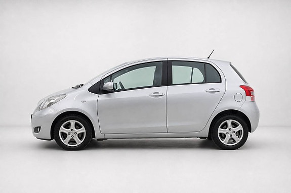 Toyota Yaris 5 of 27