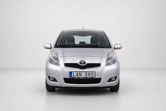 Toyota Yaris 3 of 27