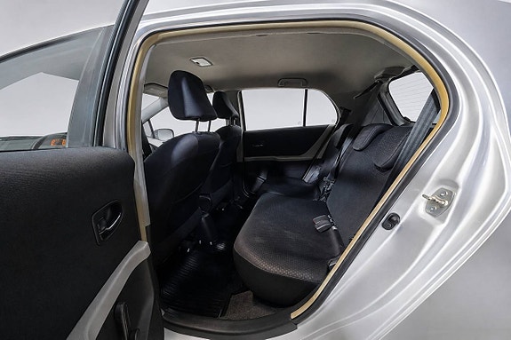 Toyota Yaris 26 of 27