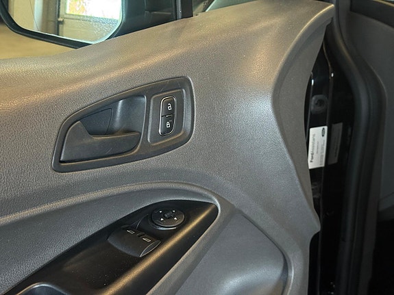 Ford Transit Connect 19 of 21