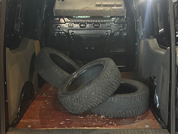 Ford Transit Connect 14 of 21