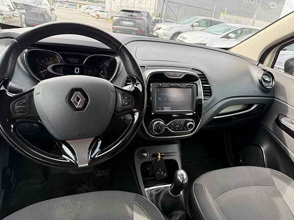 Renault Captur 12 of 16