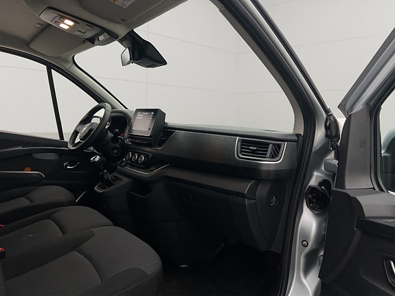 Renault Trafic 24 of 28