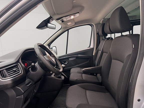 Renault Trafic 12 of 28