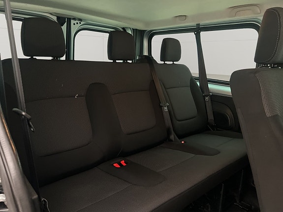 Renault Trafic 21 of 28