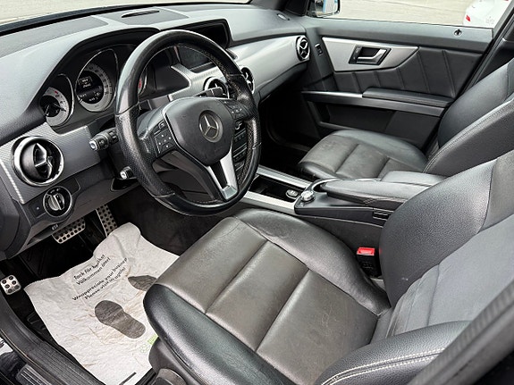 Mercedes-Benz GLK220 9 of 12