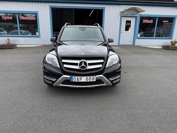 Mercedes-Benz GLK220 7 of 12