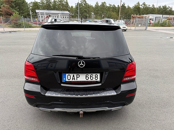 Mercedes-Benz GLK220 3 of 12