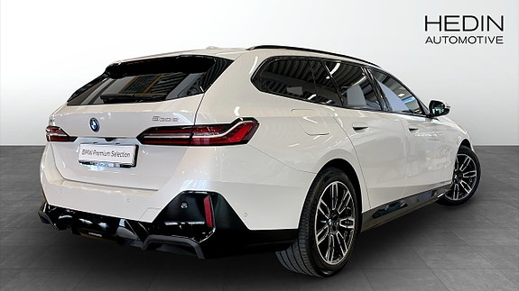 BMW 530e 2 of 11