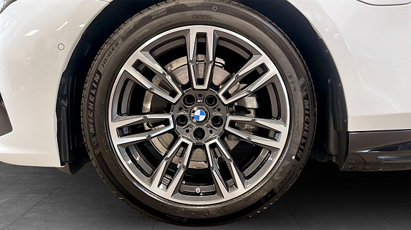 BMW 530e 9 of 11