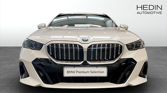 BMW 530e 8 of 11