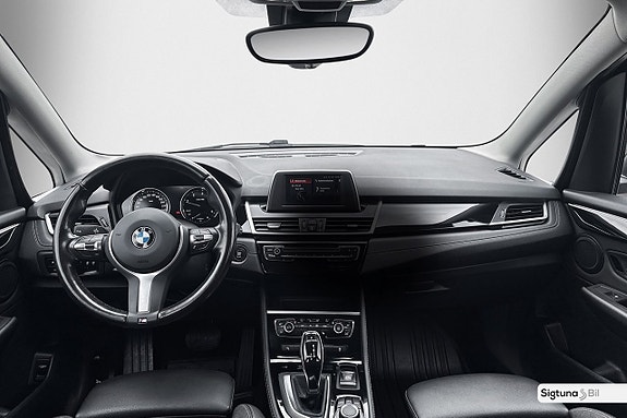 BMW 218d 14 of 22
