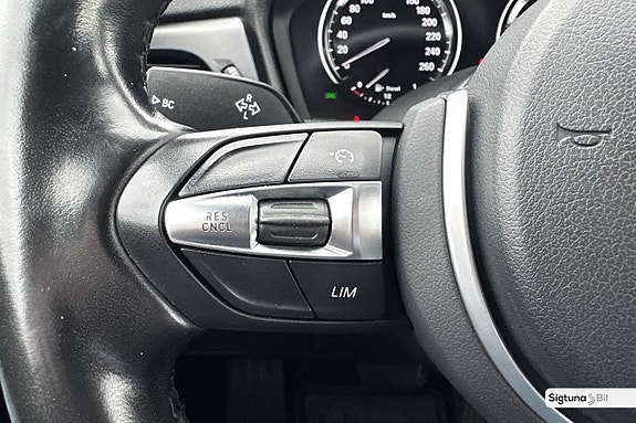 BMW 218d 15 of 22