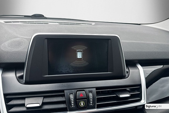 BMW 218d 18 of 22