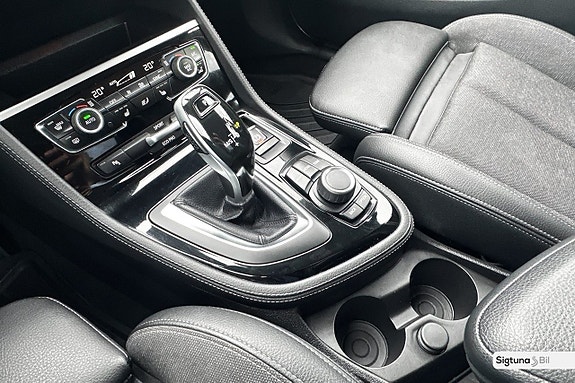 BMW 218d 21 of 22