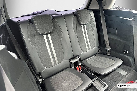 BMW 218d 11 of 22