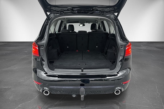 BMW 218d 9 of 22
