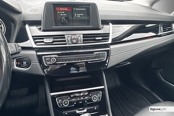 BMW 218d 17 of 22