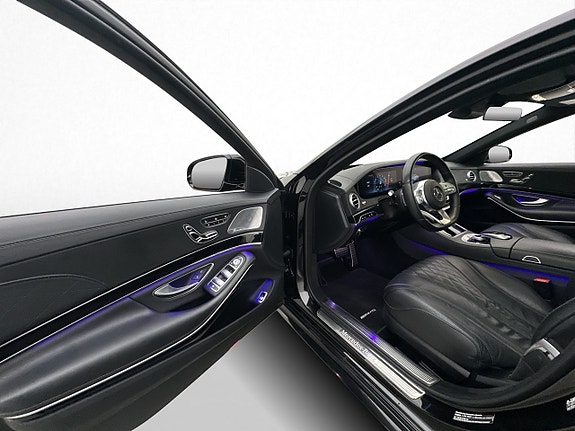 Mercedes-Benz S560 11 of 30
