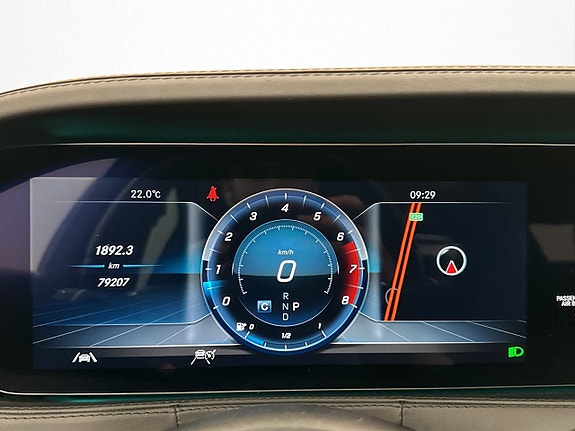 Mercedes-Benz S560 19 of 30
