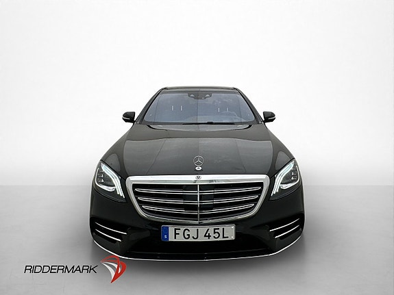 Mercedes-Benz S560 2 of 30