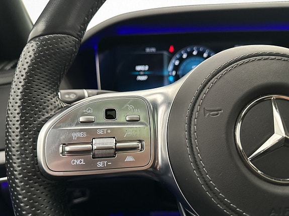 Mercedes-Benz S560 18 of 30