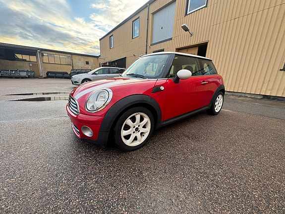 MINI Cooper 2 of 9