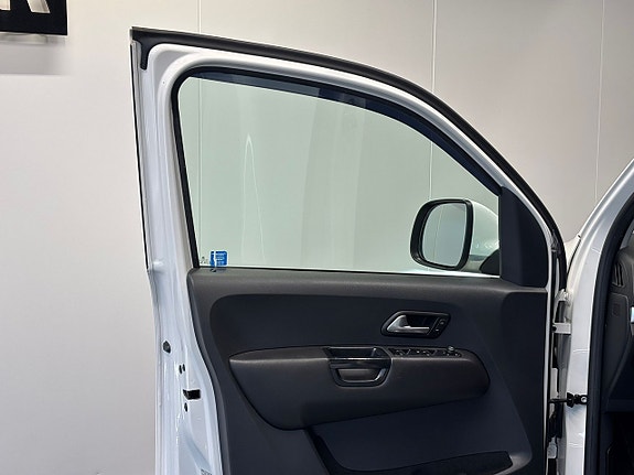 Volkswagen Amarok 13 of 27