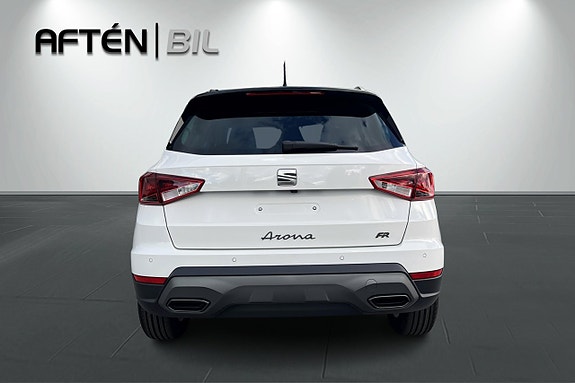 Seat Arona 8 of 23