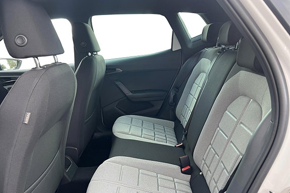 Seat Arona 14 of 23
