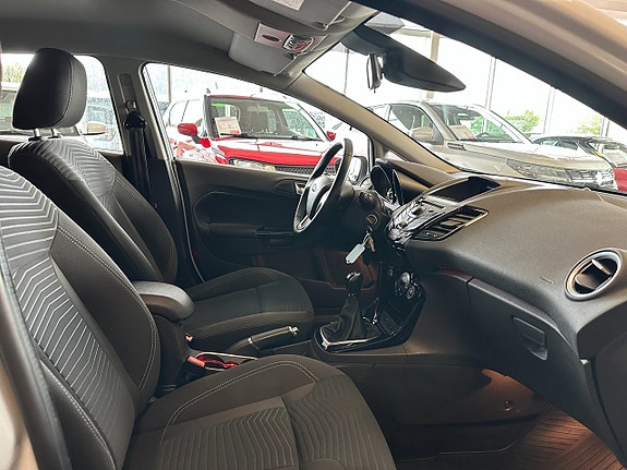 Ford Fiesta 11 of 15