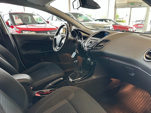 Ford Fiesta 10 of 15