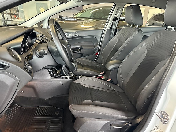 Ford Fiesta 8 of 15
