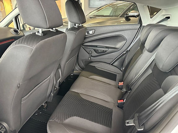 Ford Fiesta 14 of 15