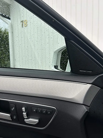 Mercedes-Benz E220 7 of 7
