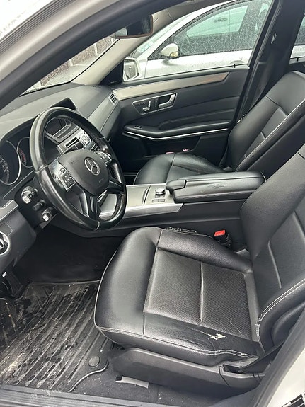 Mercedes-Benz E220 6 of 7