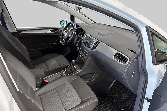 Volkswagen Golf Sportsvan 4 of 9