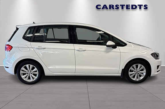 Volkswagen Golf Sportsvan 2 of 9