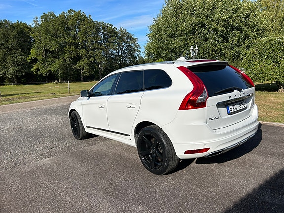 Volvo XC60 6 of 11
