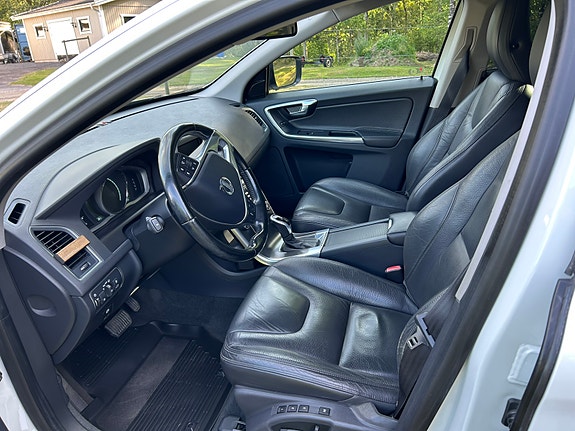 Volvo XC60 9 of 11