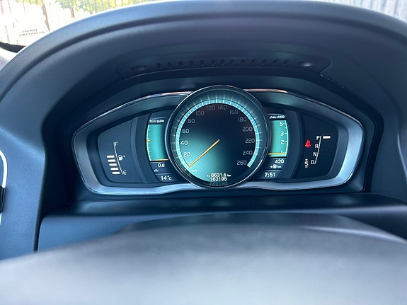 Volvo XC60 8 of 11