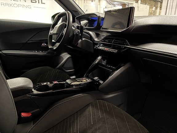 Peugeot 2008 7 of 14