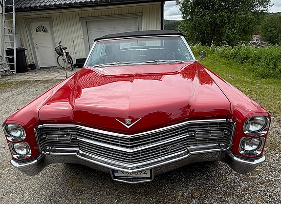 Cadillac Deville 4 of 12