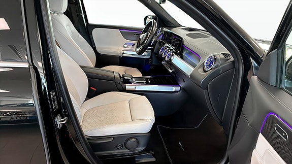 Mercedes-Benz EQB300 3 of 25