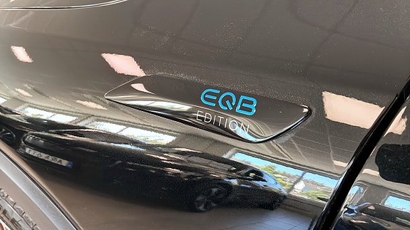 Mercedes-Benz EQB300 25 of 25