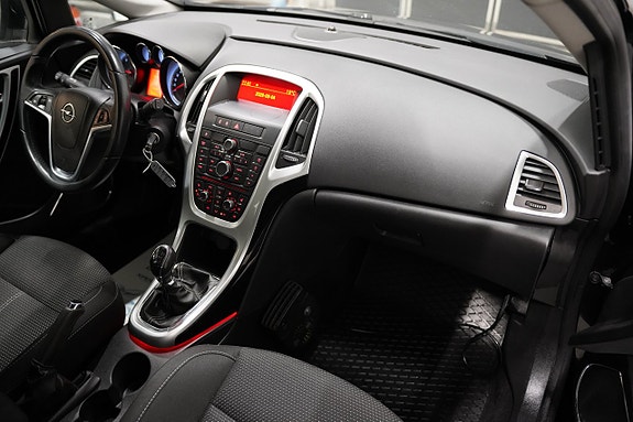 Opel Astra 8 of 19