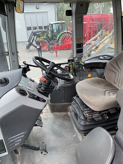 CLAAS Arion 630 C 8 of 10