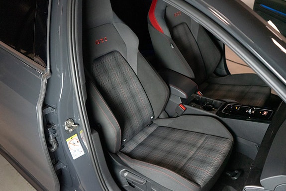 Volkswagen Golf I 16 of 18